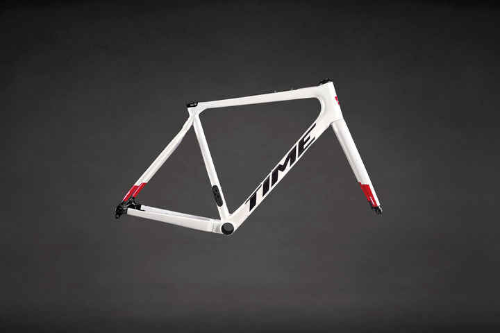 TIME ADHX 45 gravel frameset in V48 Pearl White, flat mount disc and 45mm tire clearance visible
